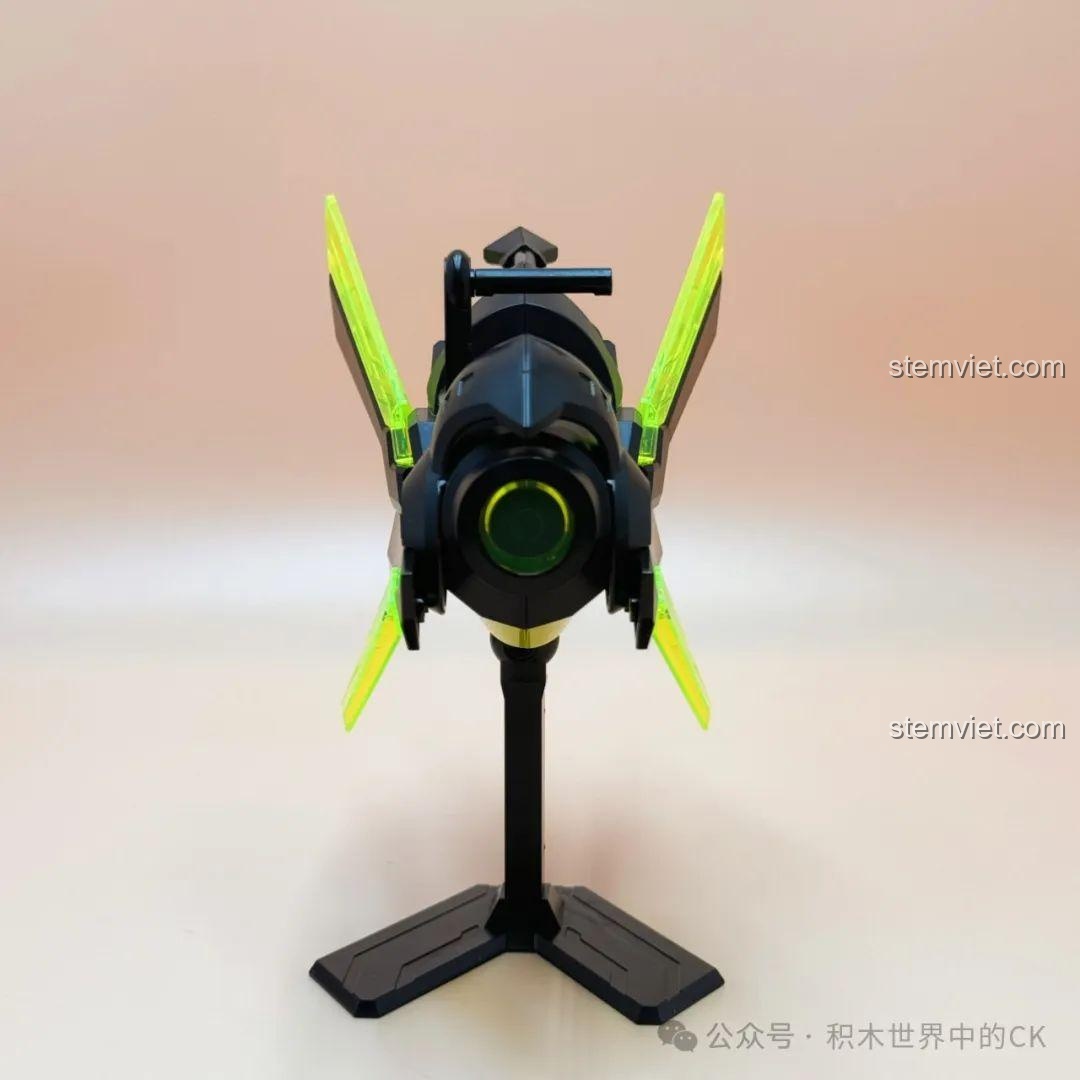 Pháo năng lượng biến hình, vũ khí đi kèm bộ lắp ghép Keeppley 78011 Tôn Thượng Hương Mecha, đặt trên giá đỡ.