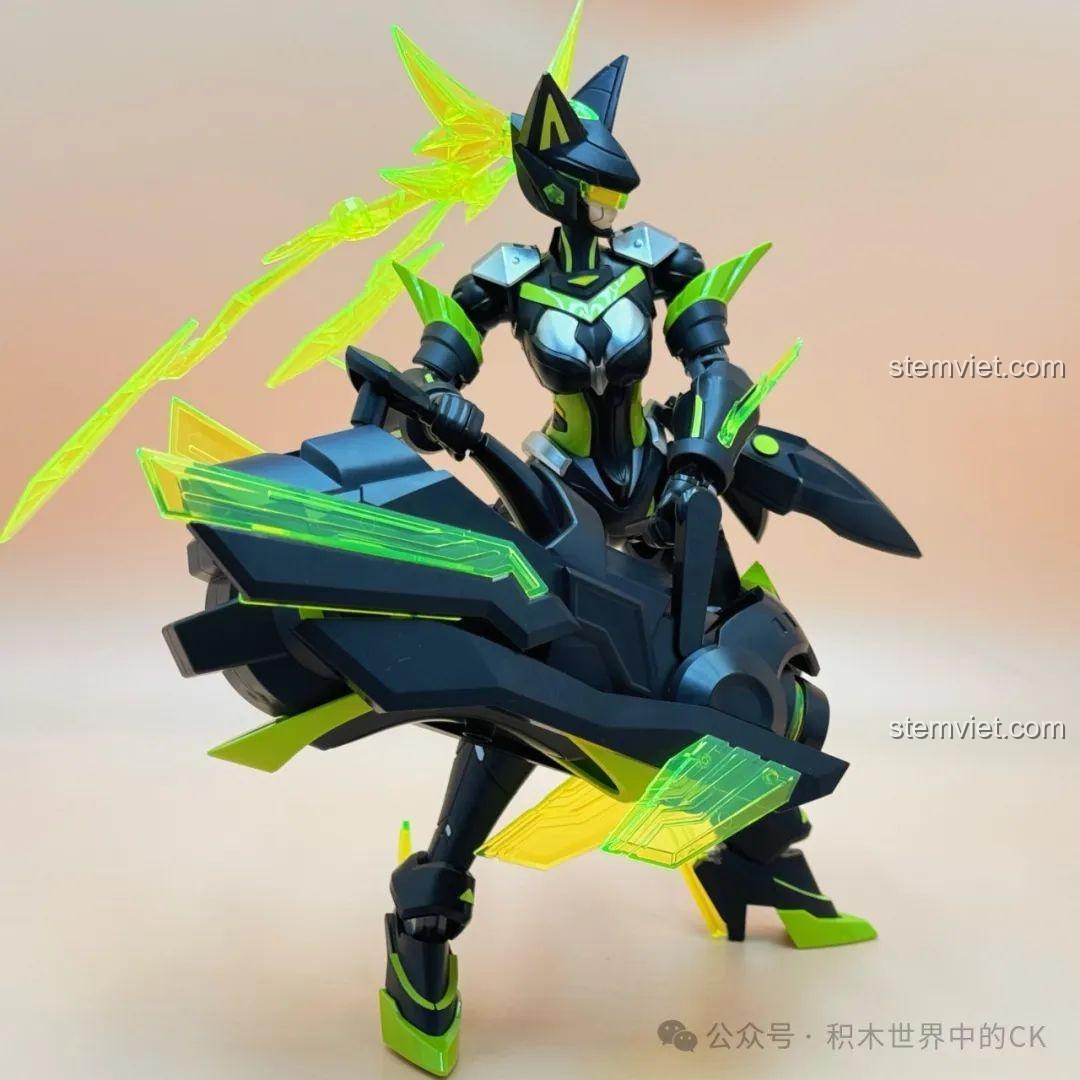 Mô hình Tôn Thượng Hương Mecha Keeppley 78011 tạo dáng ngồi chiến đấu đầy uy lực, thể hiện khớp linh hoạt.