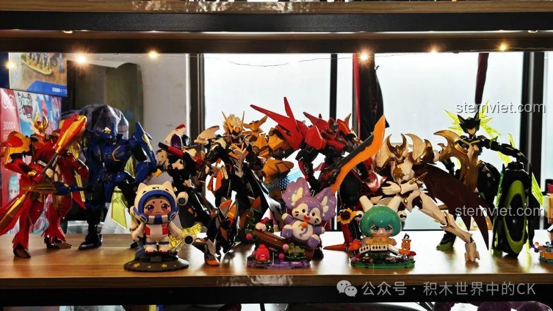 Mô hình Tôn Thượng Hương Mecha Keeppley 78011 trưng bày trên kệ, sẵn sàng cho mọi cuộc phiêu lưu.