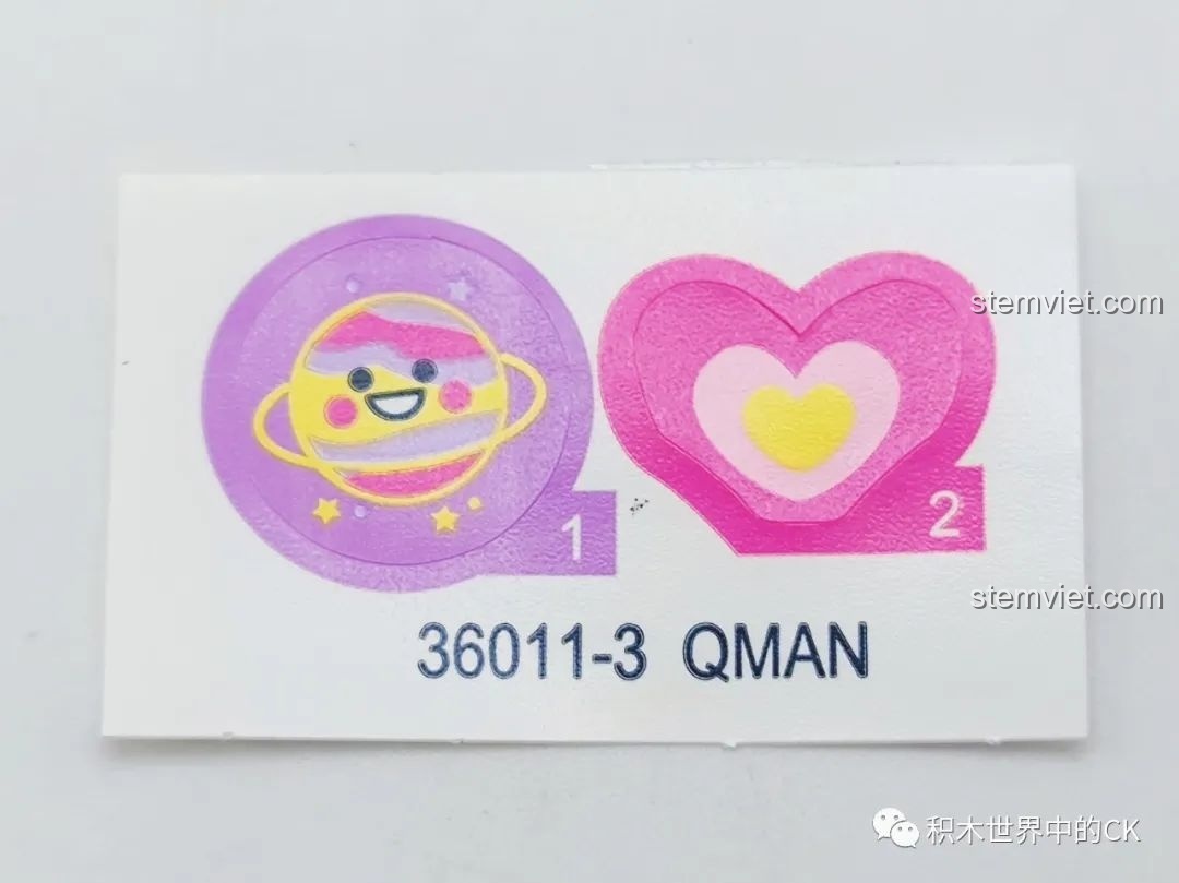 Các miếng dán sticker đi kèm bộ đồ chơi lắp ráp Khung Ảnh Lắp Ráp Nghệ Thuật Sky Story 36011-3 chủ đề Sao Trăng, hình hành tinh và trái tim.