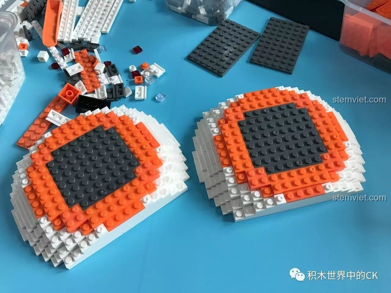 Hướng dẫn yêu cầu lặp lại bước lắp ráp 3 lần trong review LELE 35020 Mô hình BB-8.