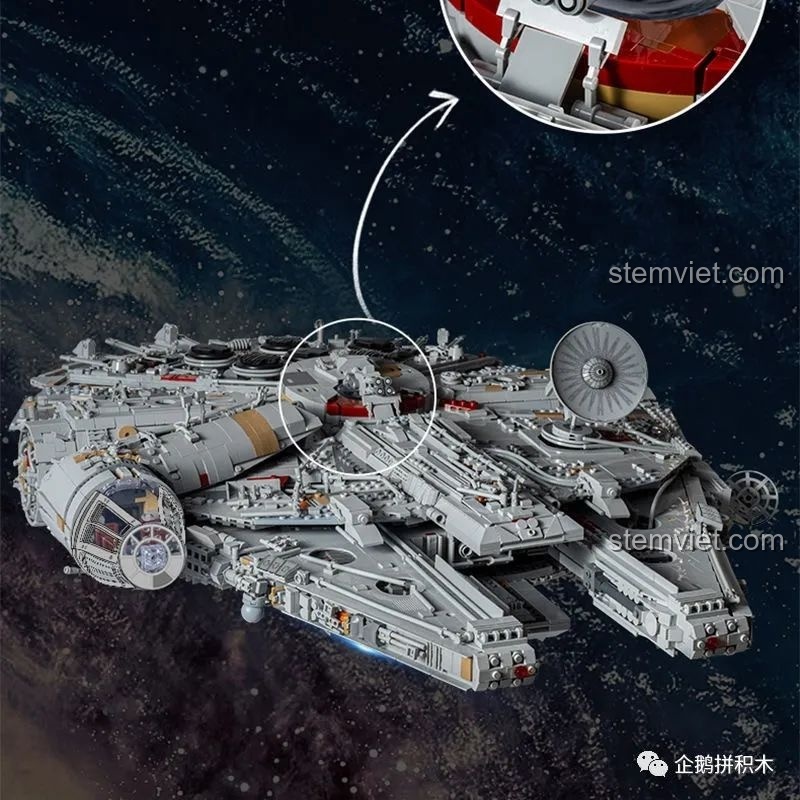 Góc nhìn tổng thể Tàu Thiên Niên Kỷ Mould King 21026 với đĩa radar nổi bật, cho thấy sự hoàn thiện của mô hình.