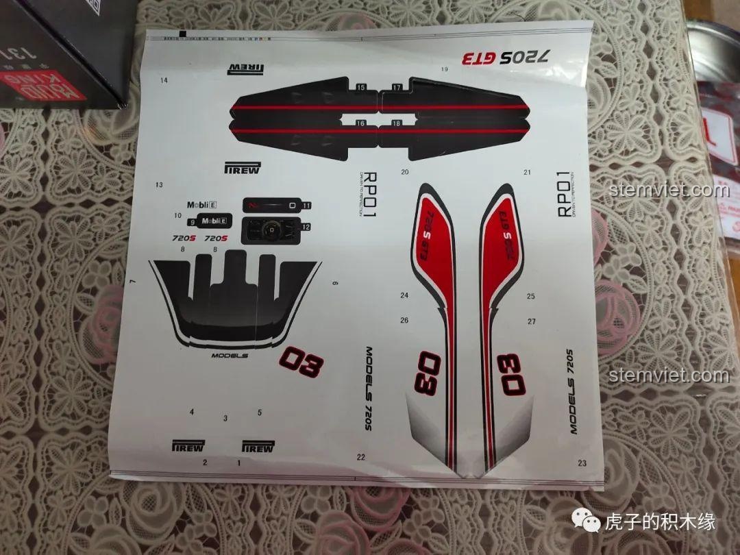 Bộ sticker lớn của Mould King 13145 McLaren 720S, dùng để trang trí và hoàn thiện mô hình. Cảm nhận Mould King 45 Mô hình McLaren 720S.