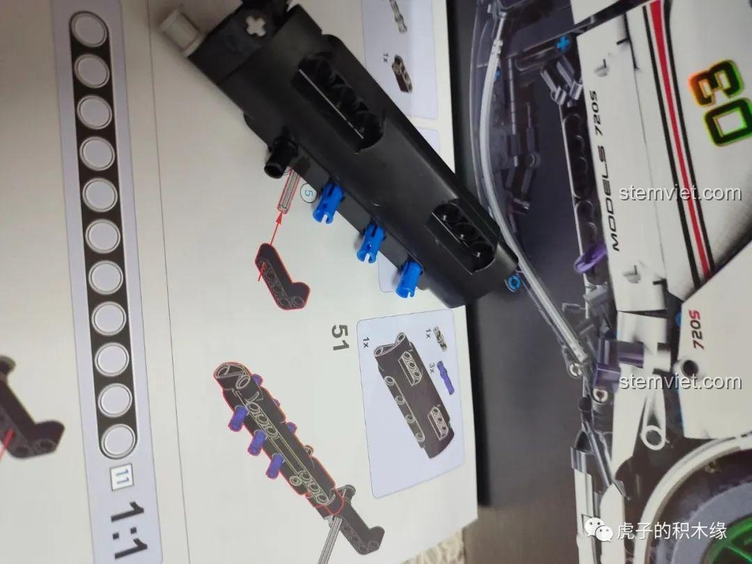 Trang hướng dẫn Mould King 13145 McLaren 720S với bước 51, hướng dẫn cách lắp chốt đen. Đồ chơi lắp ghép Mould King 45 xịn giá rẻ.