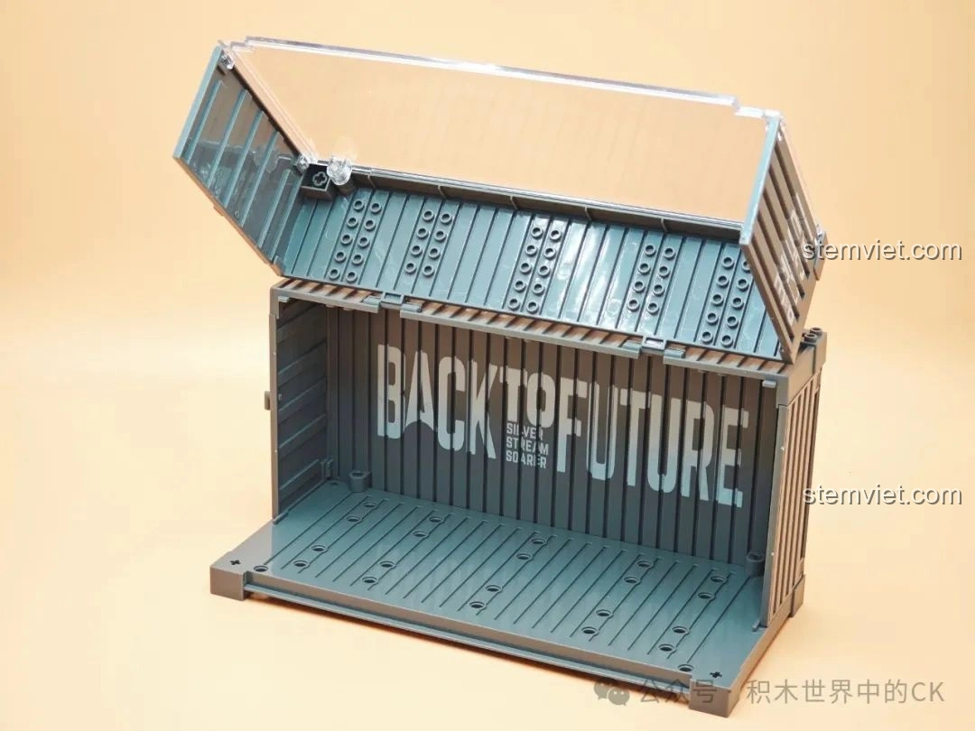 Hộp trưng bày kiêm container đã được lắp ráp hoàn chỉnh cho bộ Pinbo PB8802 Xe DeLorean Bay.