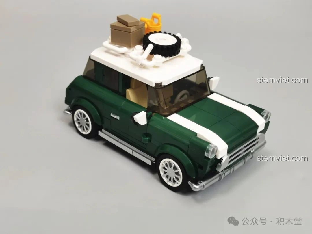 Cửa xe MINI Camper PB8804 có thể mở ra, lộ nội thất bên trong.