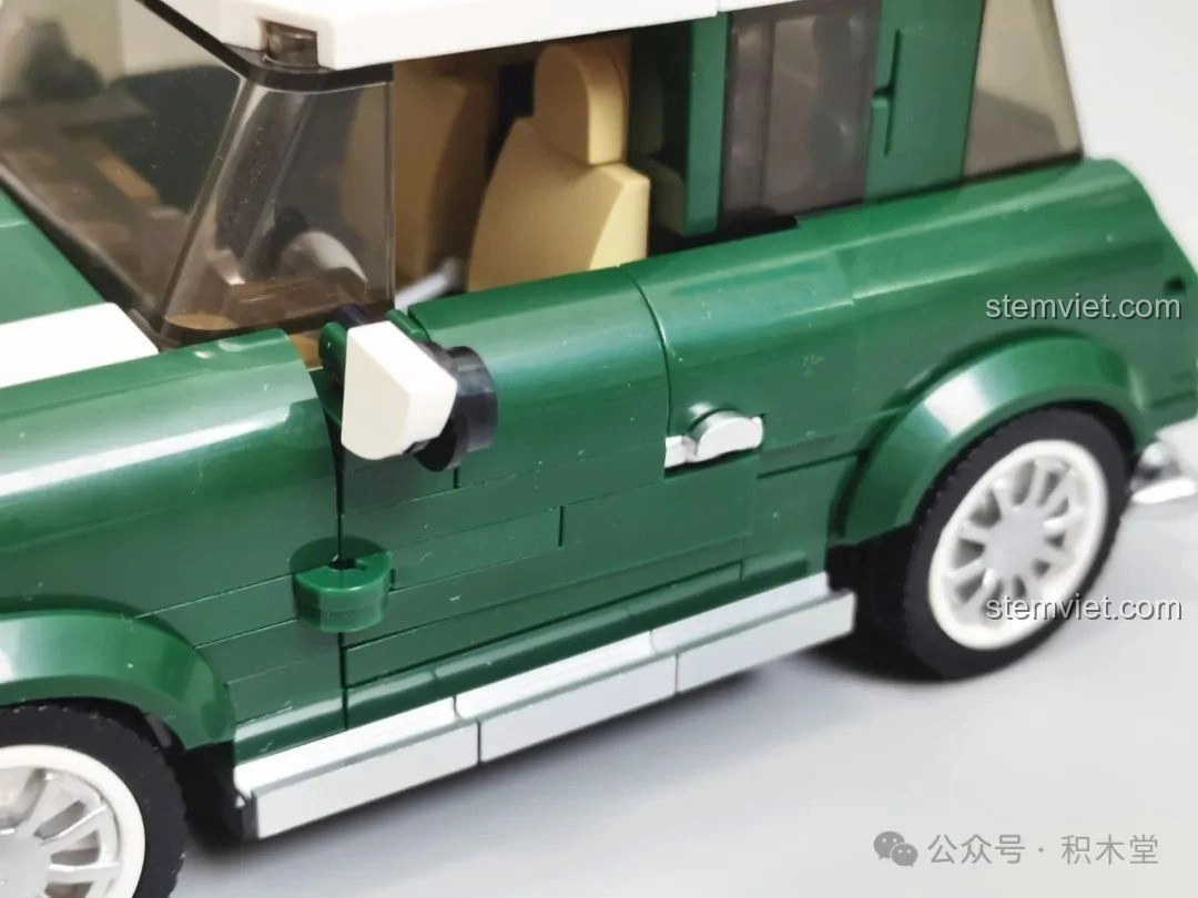 Xe MINI Camper PB8804 có thể tháo rời mui xe để biến thành phiên bản mui trần.