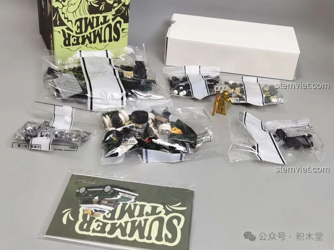 Toàn bộ các túi mảnh ghép và sách hướng dẫn của bộ lắp ráp Xe MINI Camper PB8804.