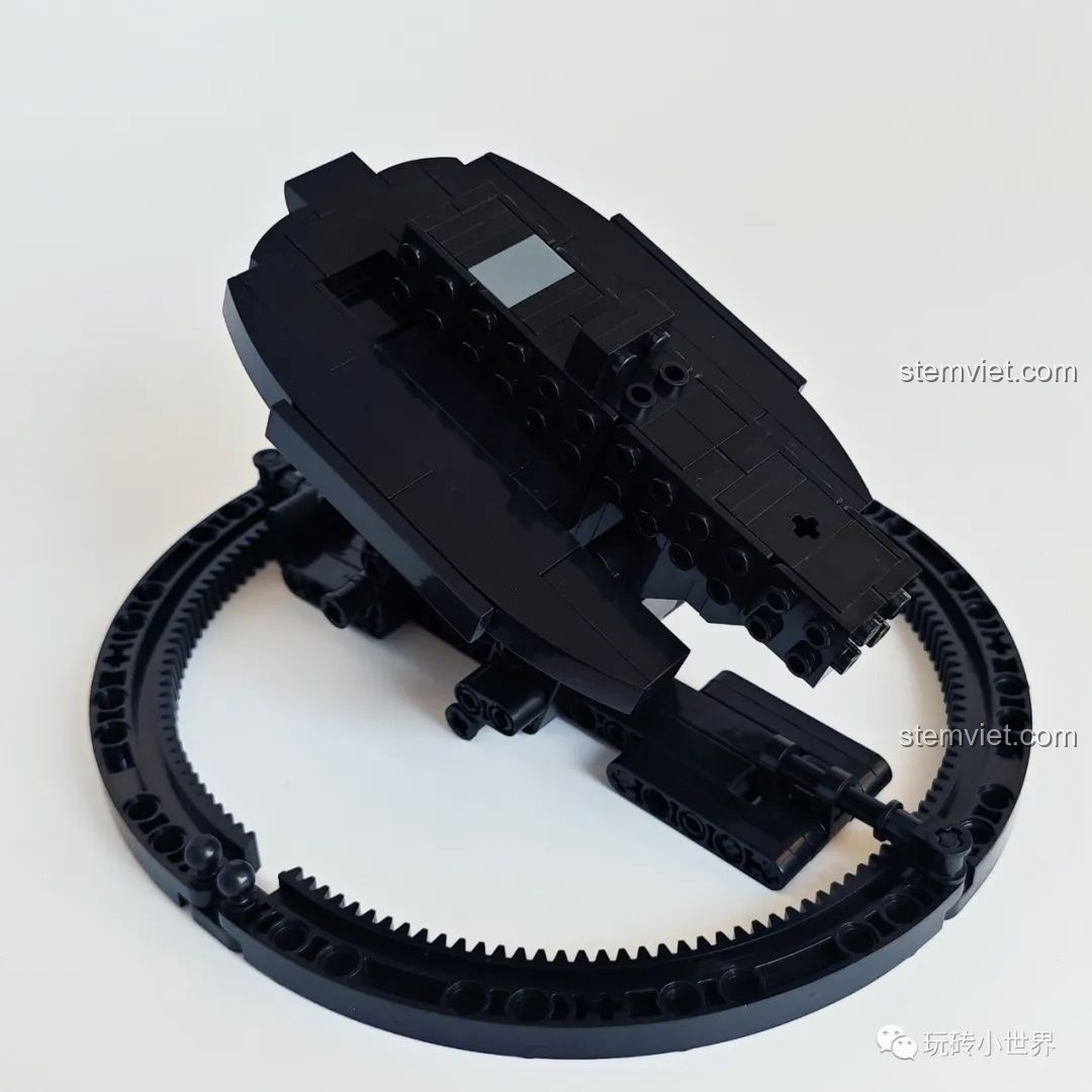 Phần đế xoay và khung cơ bản của bộ lắp ghép Qizhile 103001 Thỏ Cát Lợi đang được xây dựng, Qizhile 103 001 Tượng Thỏ.