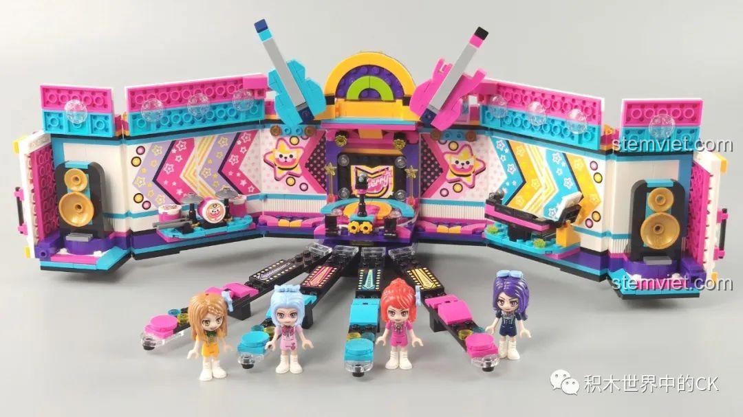 Góc nhìn khác của mô hình sân khấu hoàn chỉnh QMAN 2031 Xe Buýt Sân Khấu.