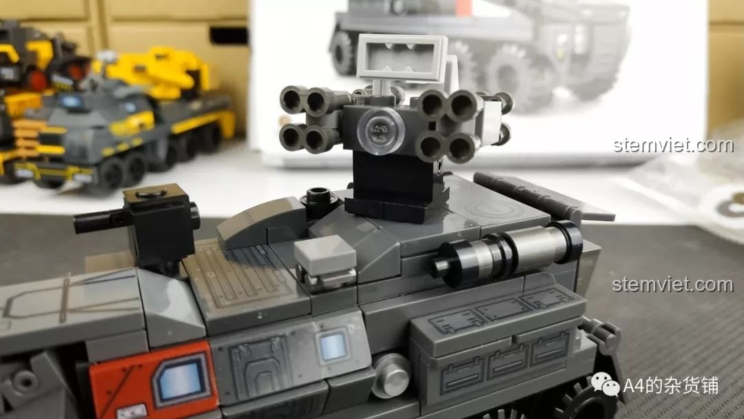 Mô hình xe vận chuyển quân sự SEMBO 107003 Xe Vận Chuyển Quân Sự CN71 hoàn thiện, với thiết kế mạnh mẽ và sẵn sàng cho mọi nhiệm vụ.