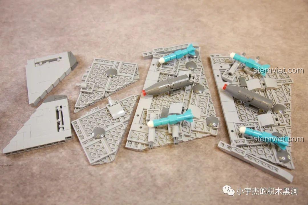 Mô hình máy bay chiến đấu J-11B SEMBO 202156 nhìn từ trên xuống, thể hiện rõ các chi tiết trên cánh và thân máy bay.