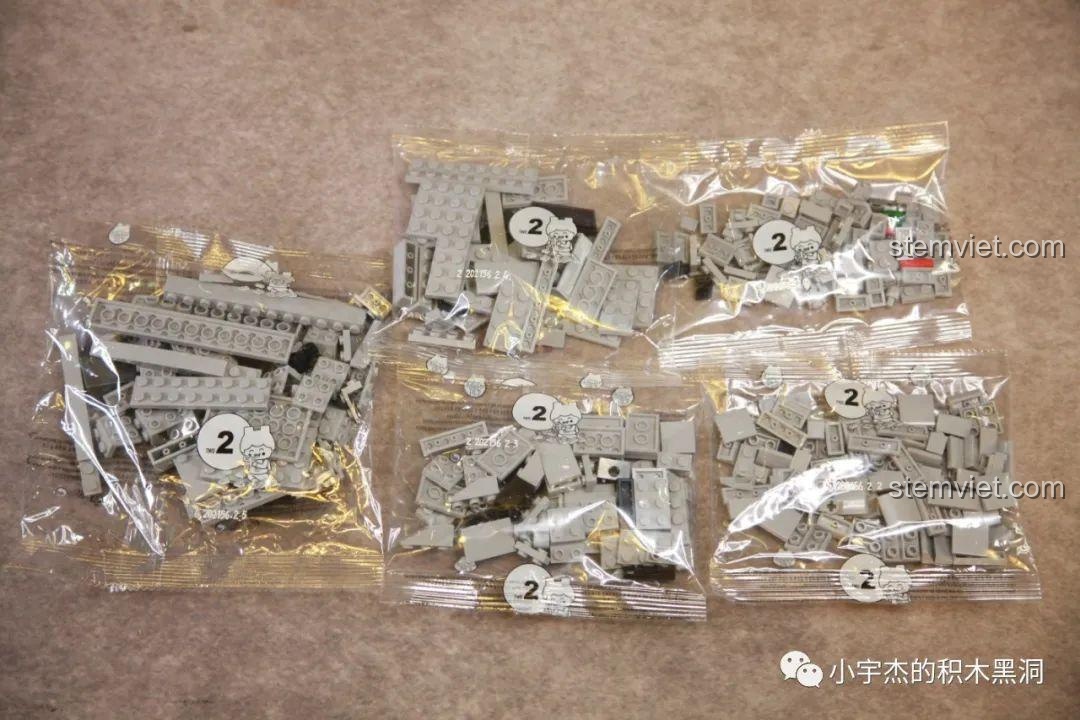 Phần thân máy bay sau khi lắp thêm mảnh ghép gói số 2 của bộ lắp ghép J-11B SEMBO 202156, cho thấy sự phát triển cấu trúc.