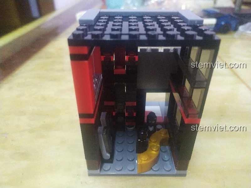 Nội thất bên trong của bộ lắp ráp Sembo Block SD 6042 Tòa nhà phố mini, khá đơn giản nhưng vẫn đủ chi tiết.
