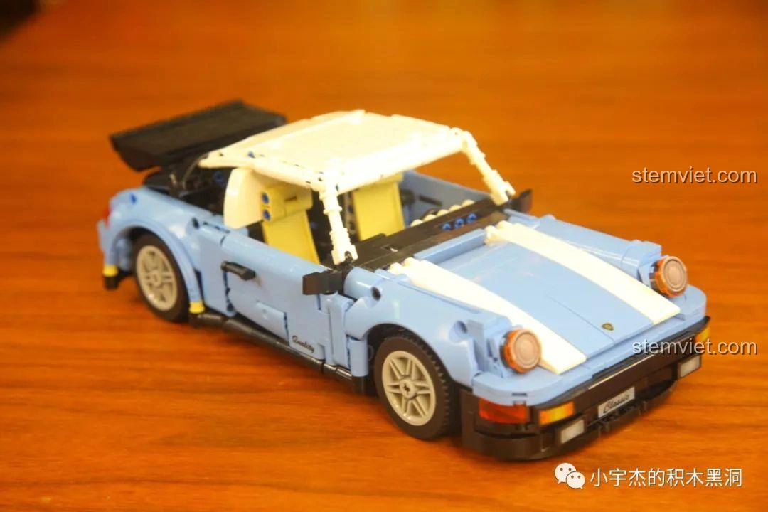 Cận cảnh cần số và các chi tiết nội thất khác bên trong mô hình SY 8505 Mô hình Porsche 911.