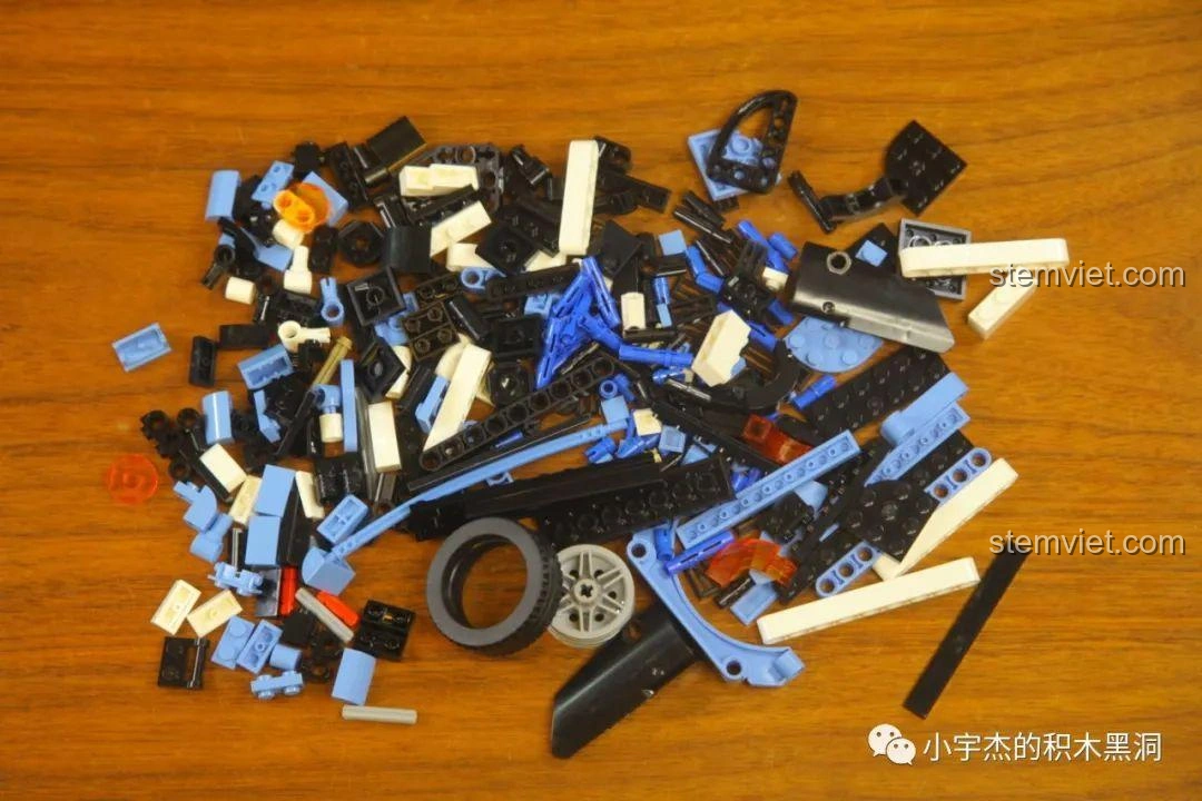 Toàn bộ mảnh ghép từ túi số 3 của bộ lắp ráp SY 8505 Mô hình Porsche 911, bao gồm các chi tiết nội thất và phần đầu xe.