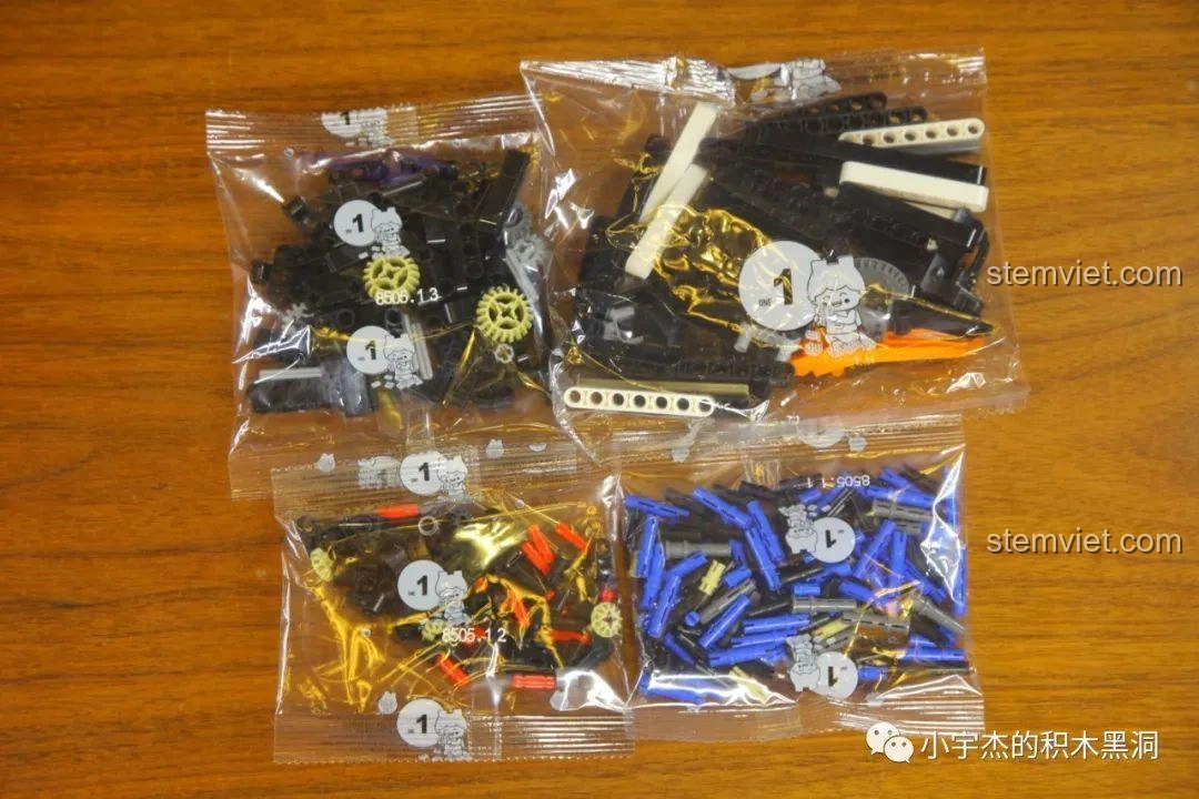 Các mảnh ghép trong túi số 1 của bộ lắp ráp SY 8505 Mô hình Porsche 911, sẵn sàng cho việc xây dựng khung gầm.