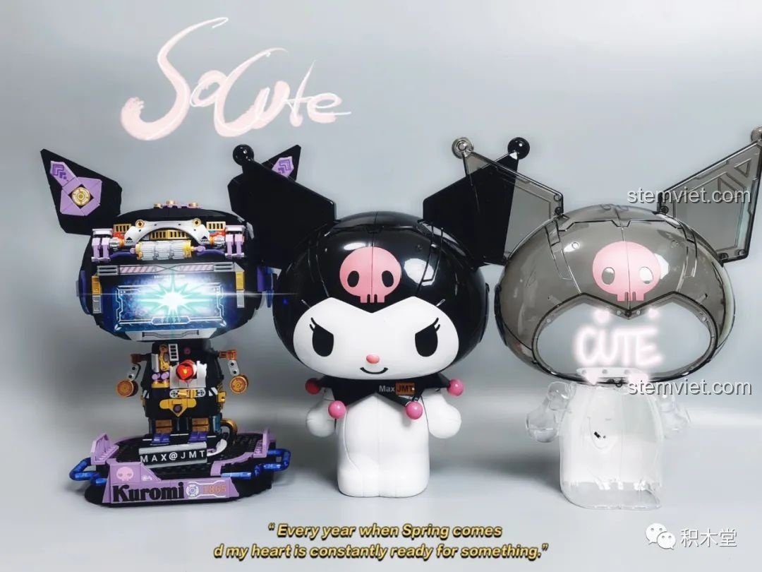 Ba mô hình Kuromi bán cơ khí TOP TOY TC1803 với các phiên bản màu đặc, trong suốt và nửa trong suốt, trưng bày ấn tượng.