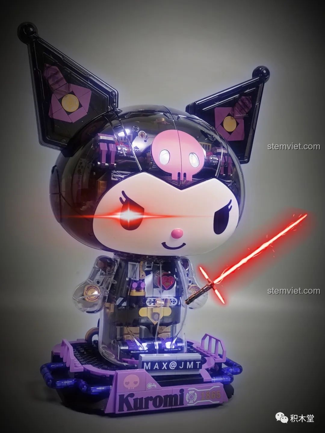 Mô hình Kuromi bán cơ khí TOP TOY TC1803 phiên bản trong suốt với đèn LED đỏ rực, tạo hiệu ứng chiến đấu.