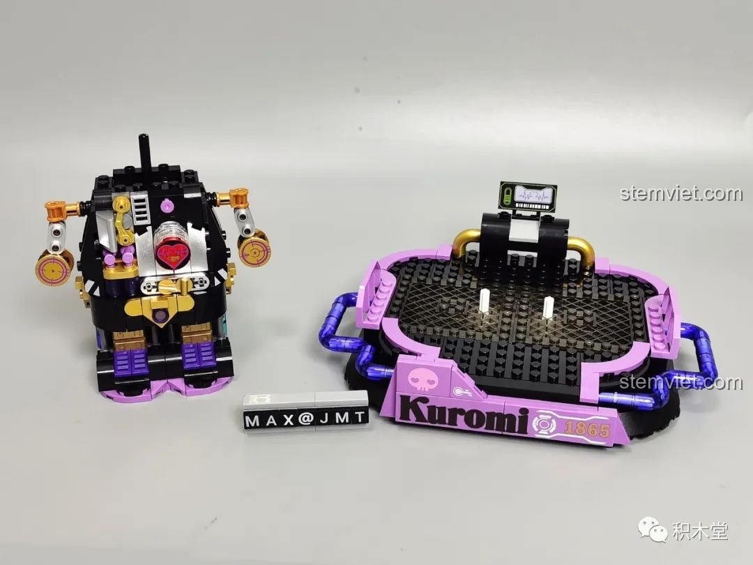 Mô hình Kuromi bán cơ khí TOP TOY TC1803 với phần đầu đã lắp xong, hiển thị các chi tiết cơ khí bên trong.