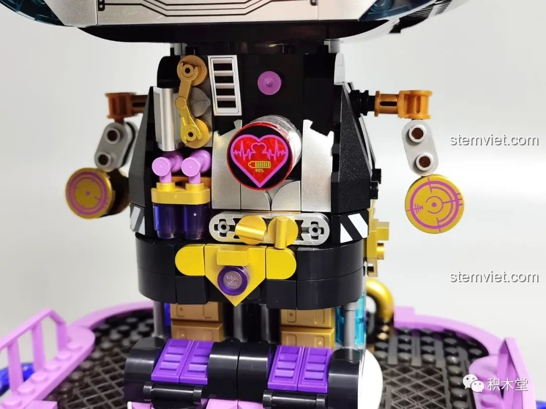 Hệ thống bánh răng và chi tiết cơ khí bên trong mô hình Kuromi bán cơ khí TOP TOY TC1803, thể hiện sự tinh xảo.