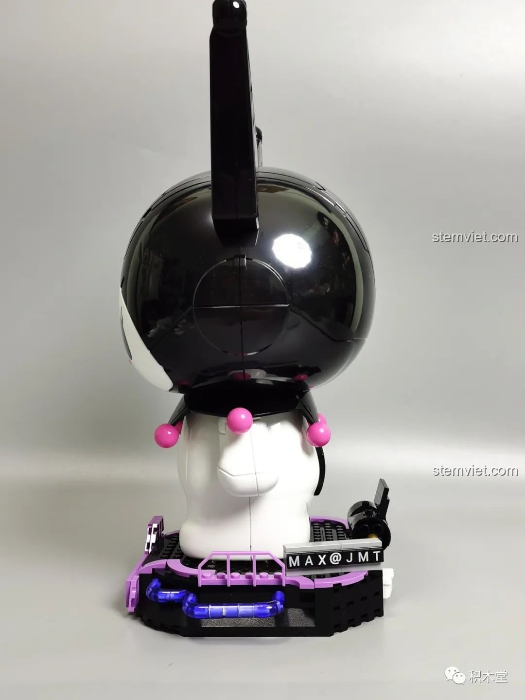 Mô hình Kuromi bán cơ khí TOP TOY TC1803 phiên bản trong suốt, khoe trọn bộ máy cơ khí bên trong.