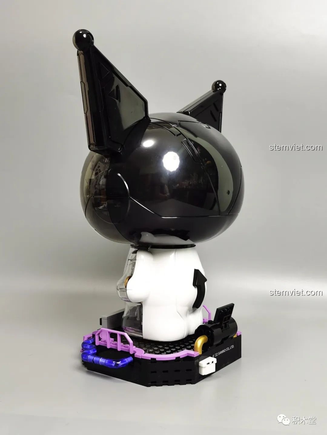 Chi tiết tai trong suốt của mô hình Kuromi bán cơ khí TOP TOY TC1803, với họa tiết công nghệ in chìm.