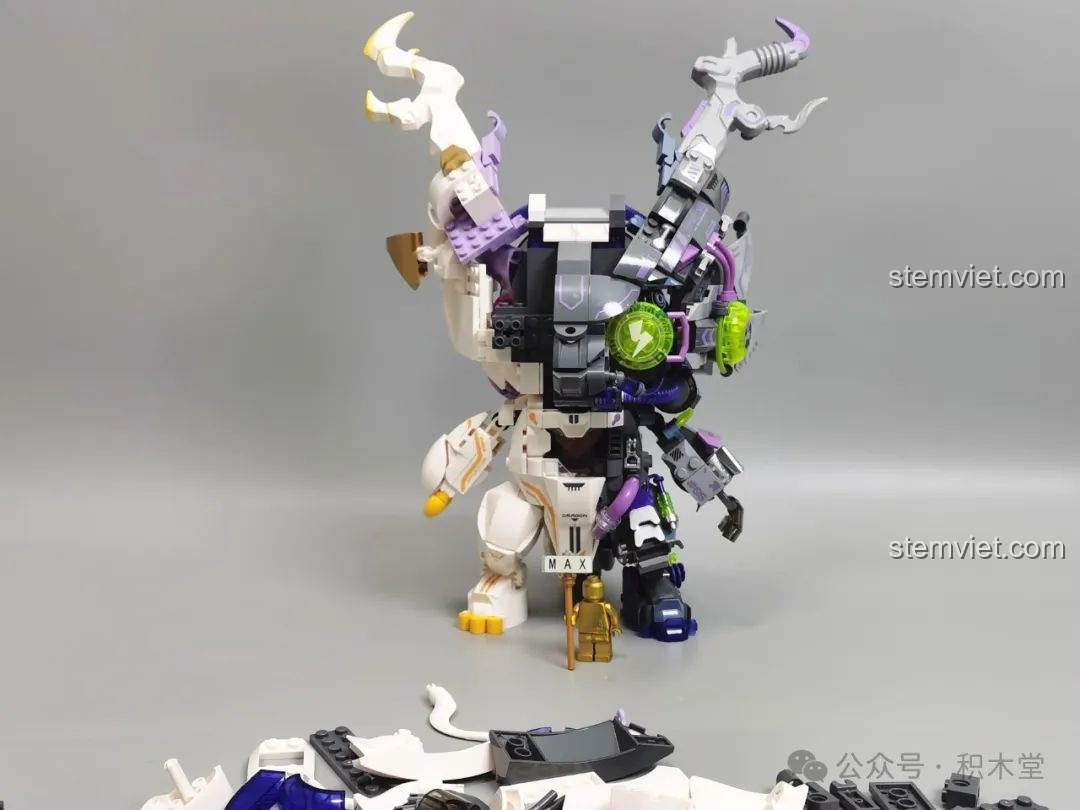 Mô hình Rồng Thời Không TC1814 gần hoàn thiện, chỉ còn thiếu vài chi tiết.