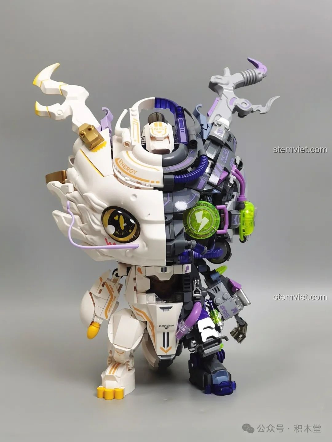 Mô hình Rồng Thời Không TC1814 của TOP TOY đã hoàn thành, sẵn sàng trưng bày.