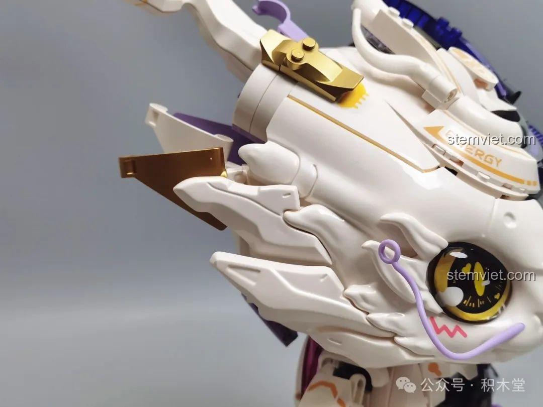 Hiển thị năng lượng 66% trên lưng Rồng Thời Không TC1814, review chi tiết thiết kế.