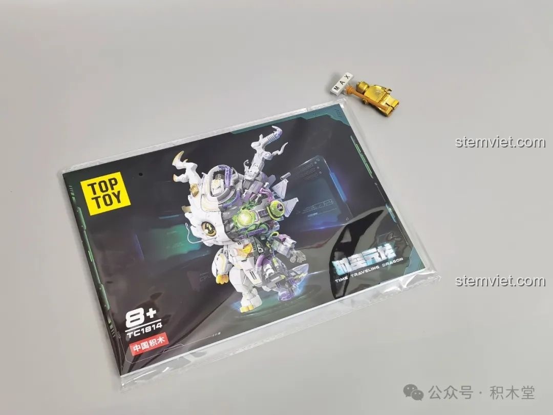 Sách hướng dẫn lắp ráp của bộ TOP TOY TC1814 Rồng Thời Không được đóng gói cẩn thận.