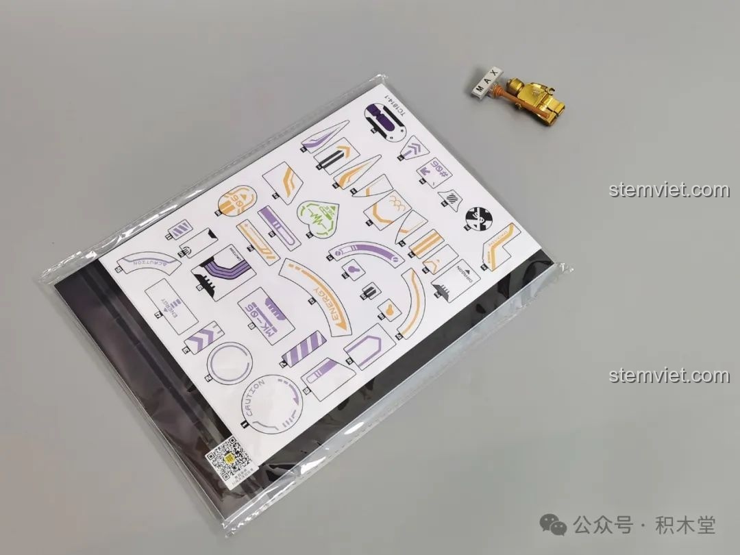 Hai tờ sticker lớn với nhiều chi tiết cho bộ lắp ráp TOP TOY TC1814 Rồng Thời Không.