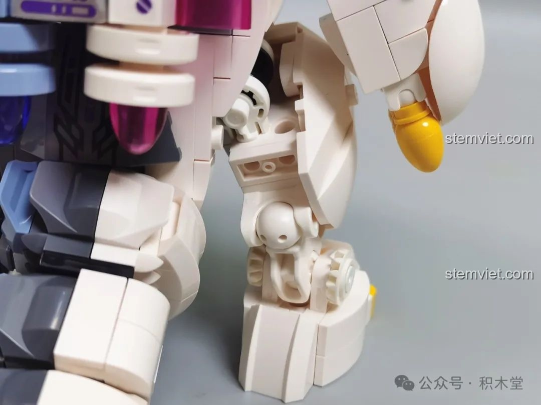 Chi tiết bàn tay bên phía cơ khí của Rồng Thời Không TC1814, review khớp nối.