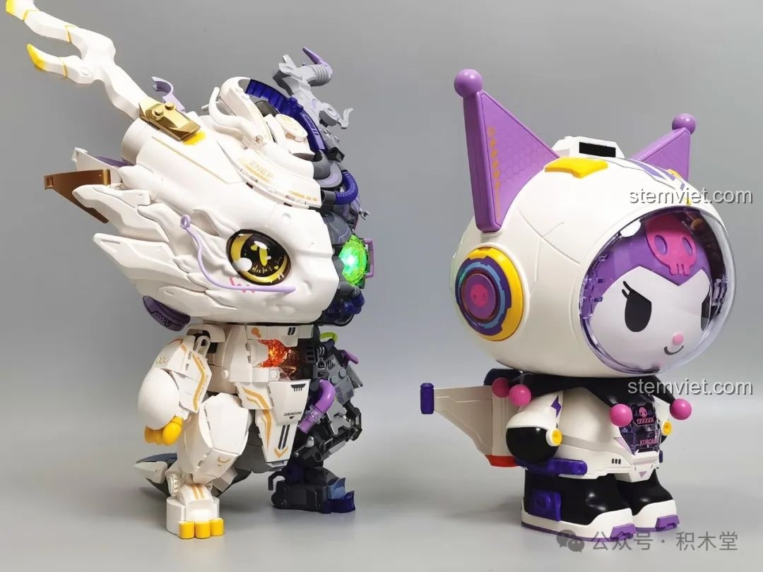 Rồng Thời Không TC1814 và Kuromi trưng bày trên kệ, review giá trị trang trí.