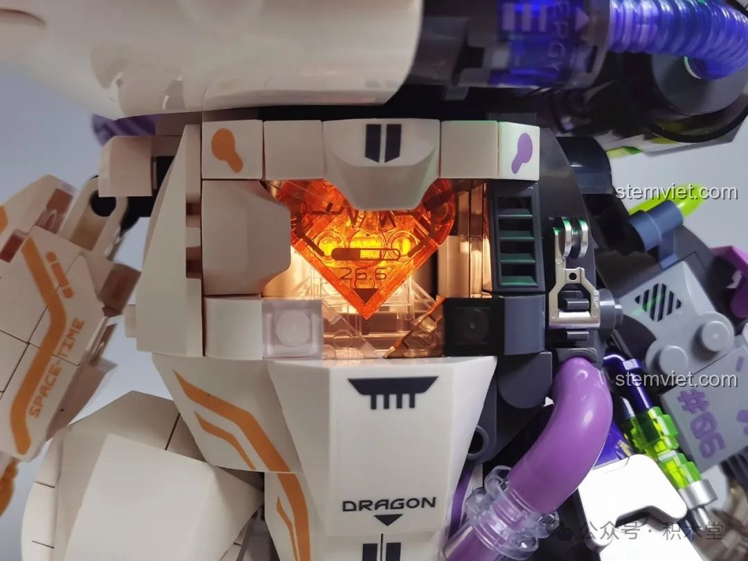 Góc nghiêng của Rồng Thời Không TC1814 và Kuromi, review sự kết hợp độc đáo.