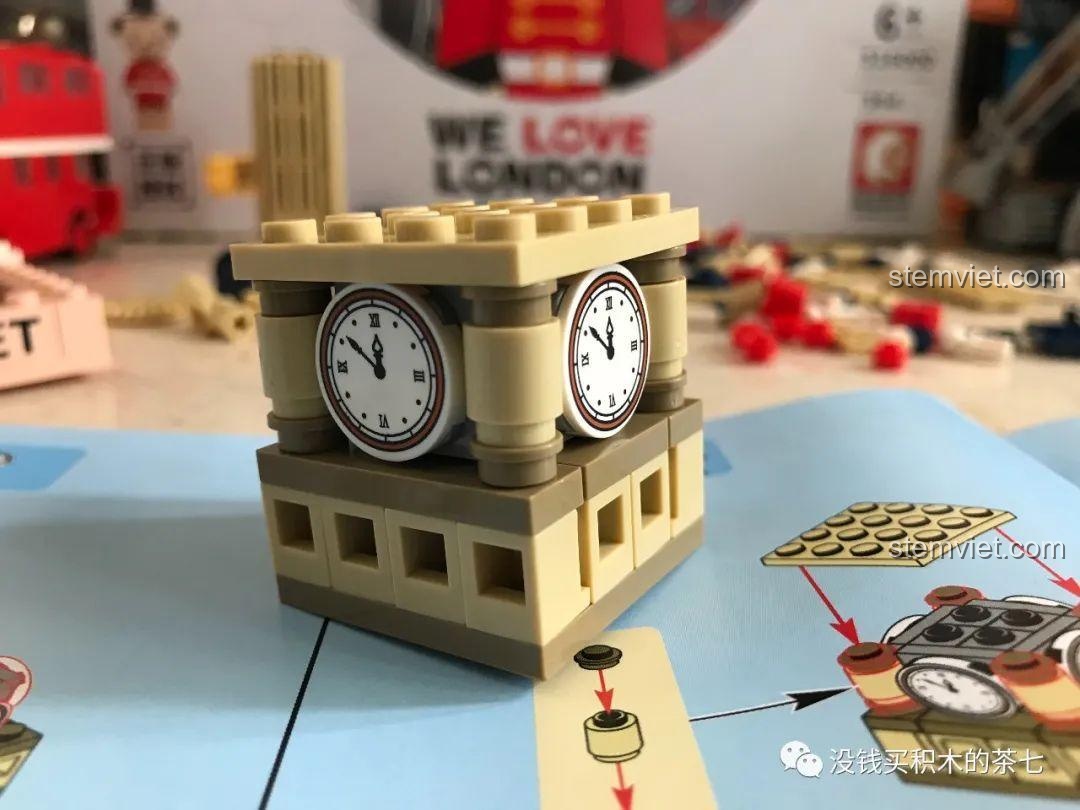 Góc nhìn khác của hai bộ lắp ráp Wekki 516000 và 516001 Gấu Teddy đã hoàn thành.