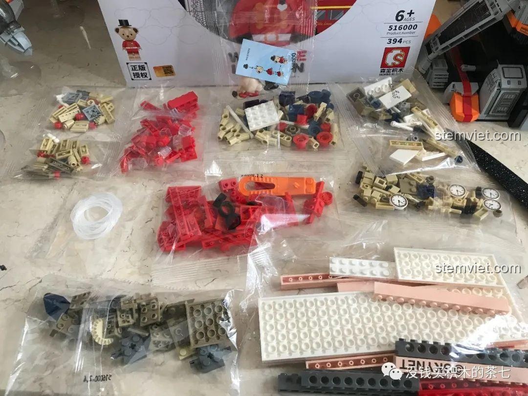 Thân xe buýt đã lắp ráp xong trong bộ Wekki 516000 Gấu Teddy Yêu London.