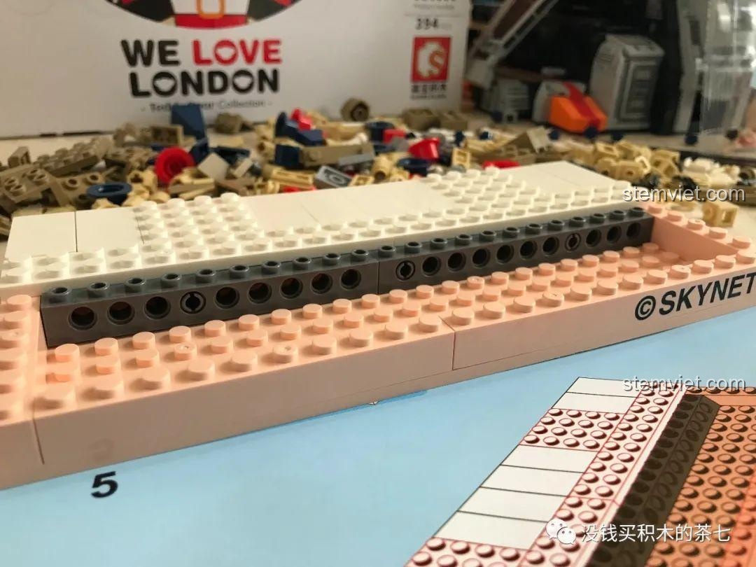 Vòng tròn bên ngoài của London Eye trong bộ Wekki 516000 Gấu Teddy Yêu London.