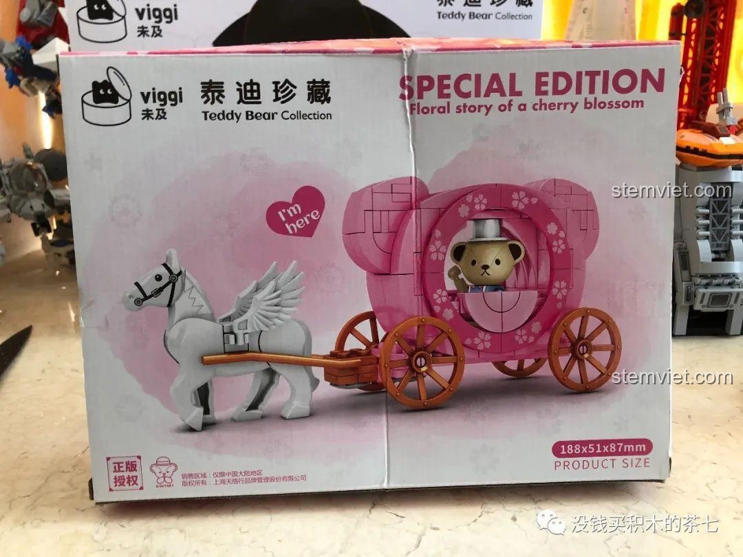 Mặt bên hộp bộ lắp ráp Wekki 516001 Gấu Teddy Đi Xe Ngựa, hiển thị kích thước mô hình.