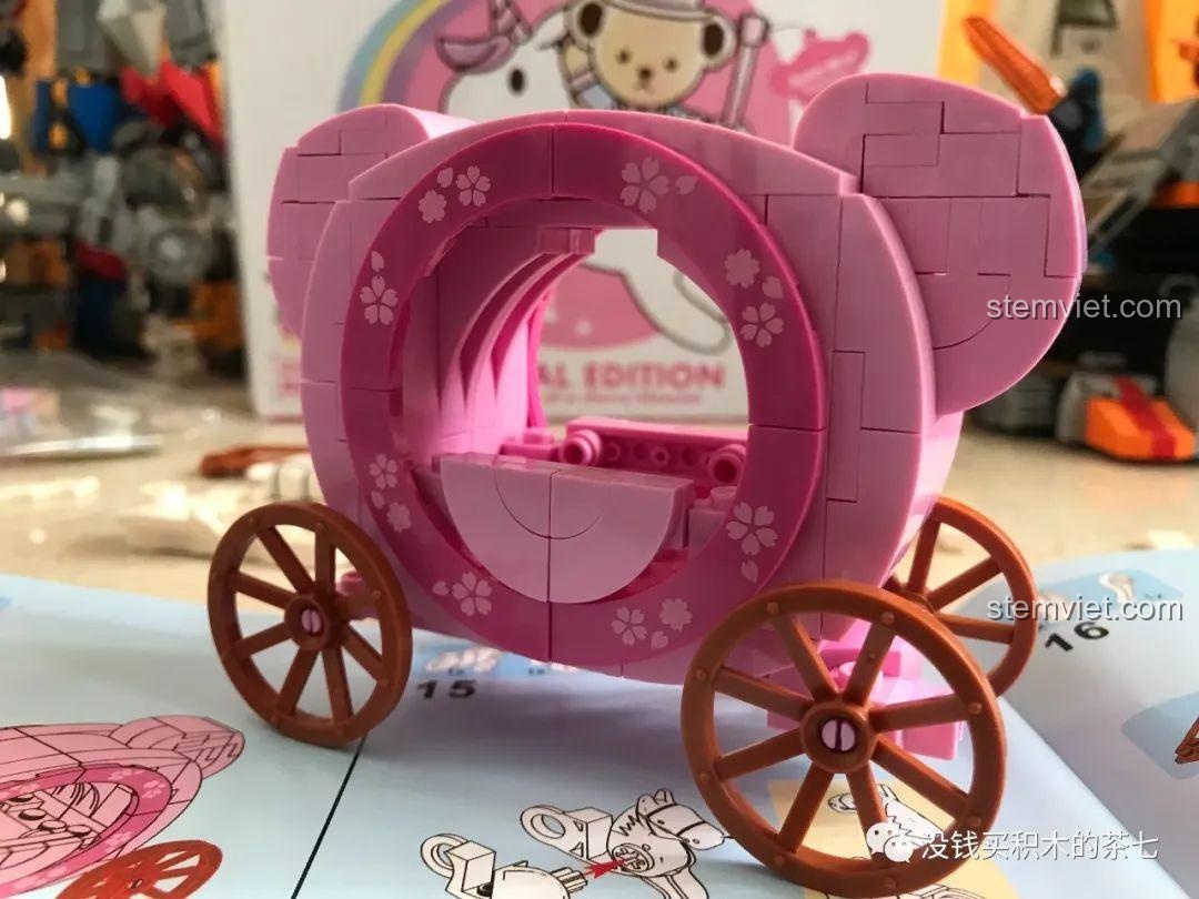 Xe ngựa và chú ngựa của bộ Wekki 516001 Gấu Teddy Đi Xe Ngựa đã sẵn sàng kết hợp.