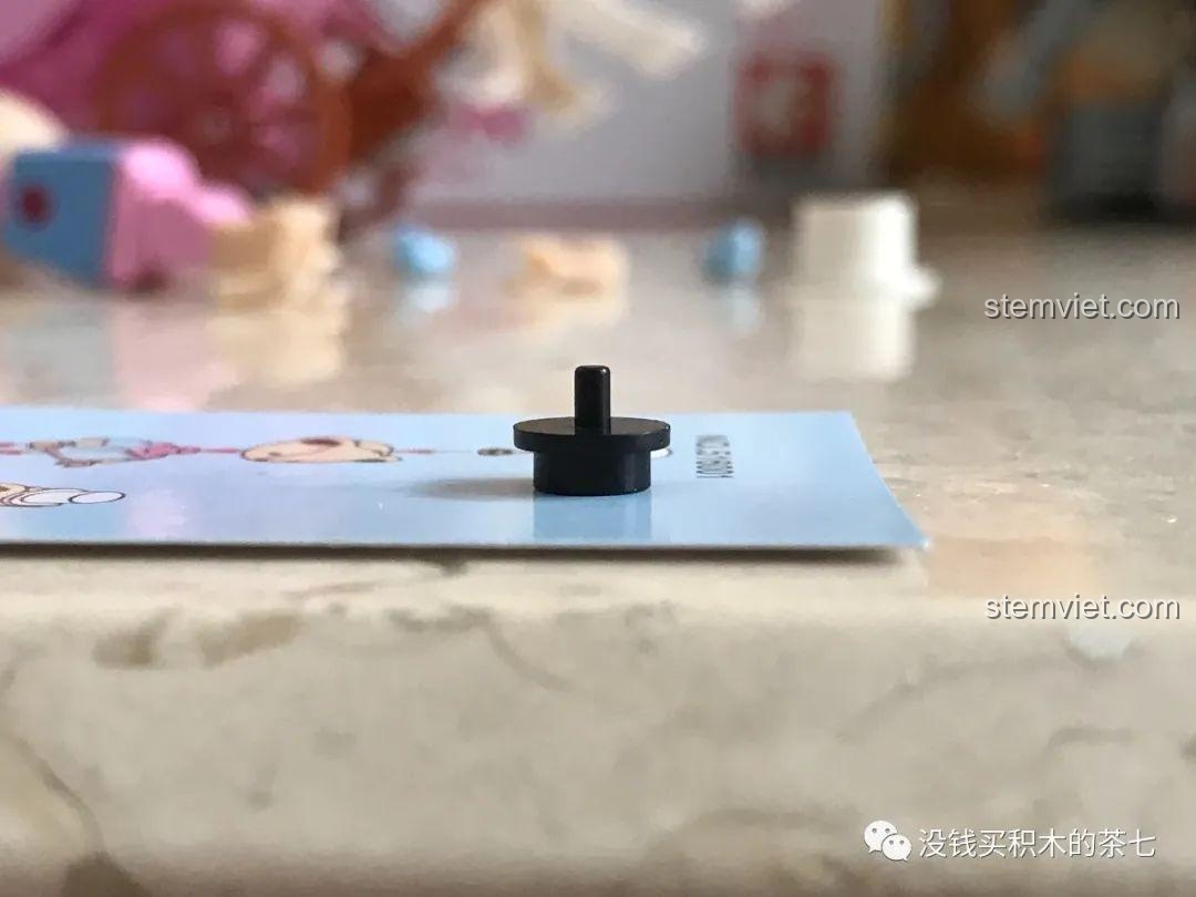 Bộ lắp ráp Wekki 516001 Gấu Teddy Đi Xe Ngựa đã hoàn thành, với xe ngựa và minifigure.