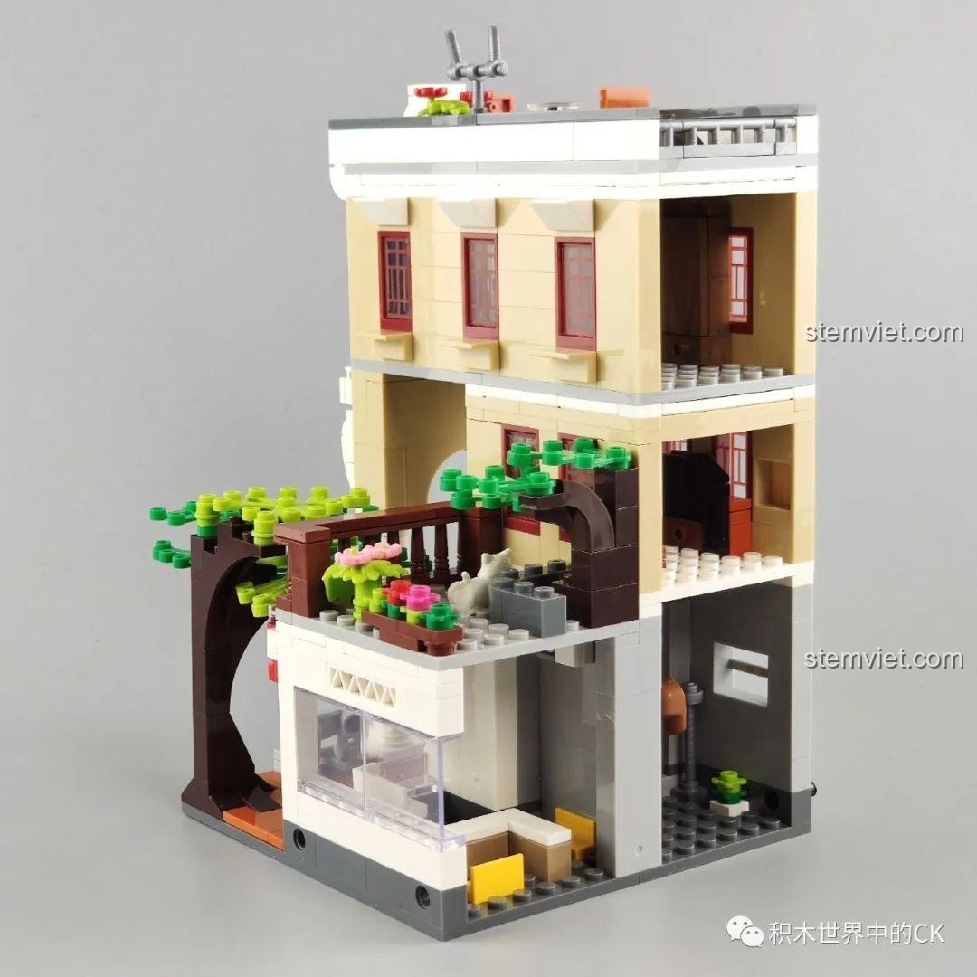 Góc nhìn từ trên cao của mô hình WOMA C0338 Khu Phố Cổ Qilou, hiển thị bố cục tổng thể và chi tiết mái nhà. Mô hình hoàn chỉnh.