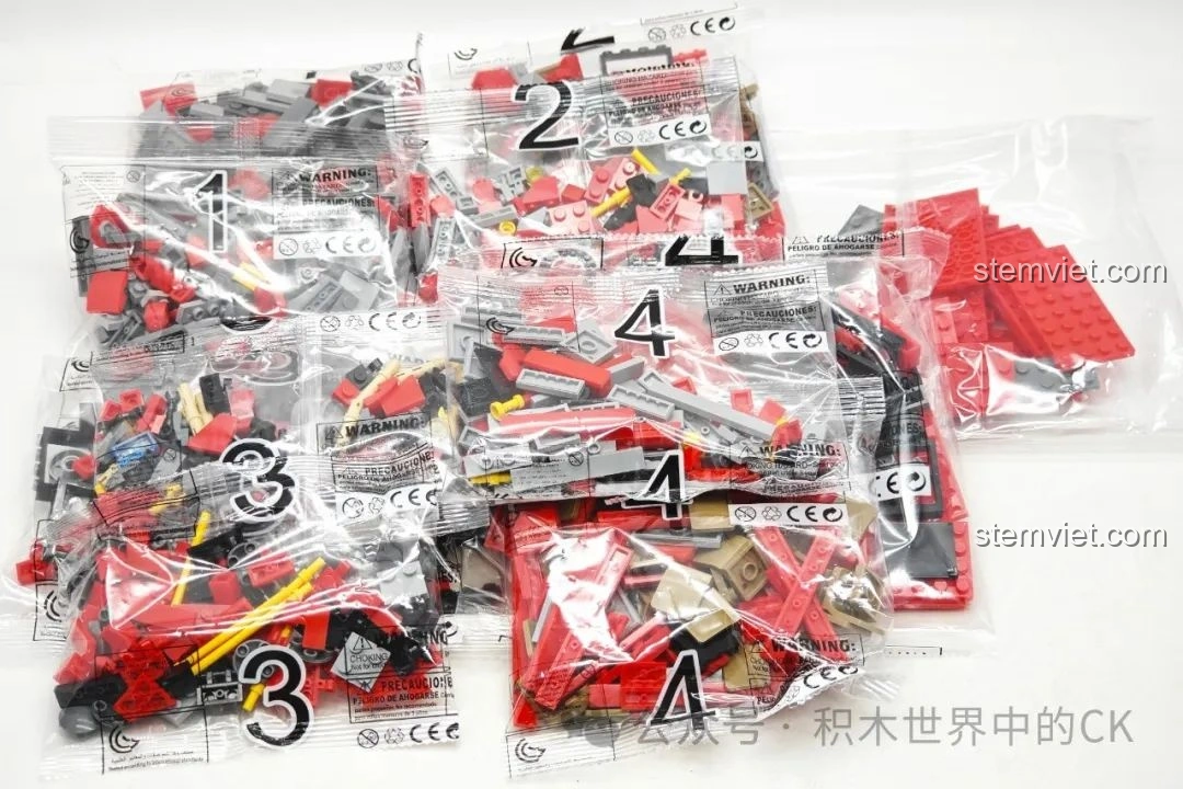 Các túi mảnh ghép được phân loại rõ ràng của bộ đồ chơi lắp ráp Zhe Gao 991012 Xe Buýt Hai Tầng Hồng Kông, giúp quá trình lắp ráp thuận tiện.