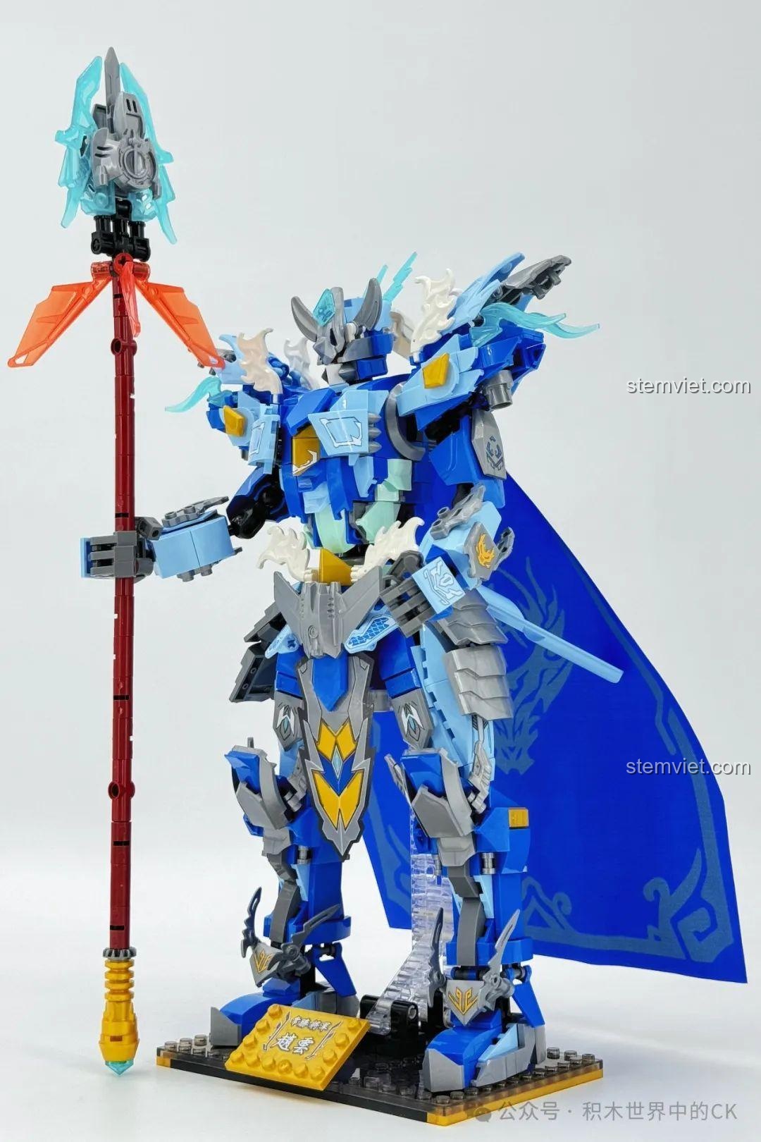 Ảnh 20 của bộ lắp ráp ZHEGAO GZ2028 Cơ Giáp Triệu Vân Hổ Uy Tướng Quân, mô tả góc nhìn nghiêng. Review đồ chơi robot Triệu Vân GZ2028.