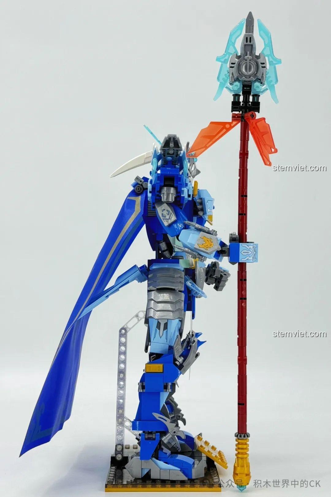 Ảnh 25 của bộ lắp ráp ZHEGAO GZ2028 Cơ Giáp Triệu Vân Hổ Uy Tướng Quân, mô tả góc chính diện. Review đồ chơi robot Triệu Vân GZ2028.