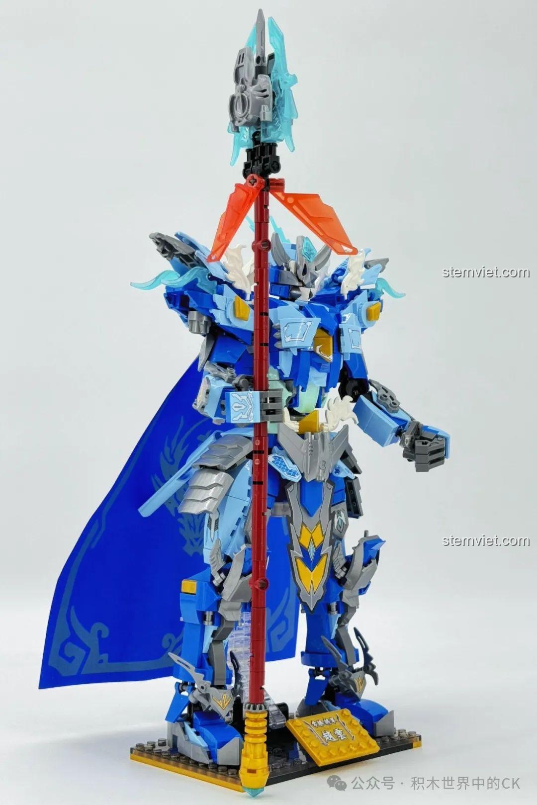 Ảnh 26 của bộ lắp ráp ZHEGAO GZ2028 Cơ Giáp Triệu Vân Hổ Uy Tướng Quân, mô tả cận cảnh phần đầu. Review đồ chơi robot Triệu Vân GZ2028.