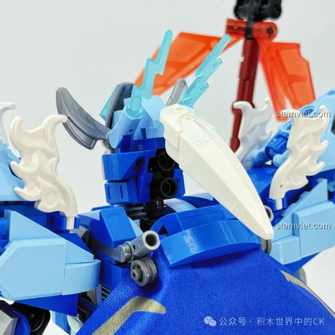 Ảnh 29 của bộ lắp ráp ZHEGAO GZ2028 Cơ Giáp Triệu Vân Hổ Uy Tướng Quân, mô tả chi tiết khớp nối. Review đồ chơi robot Triệu Vân GZ2028.