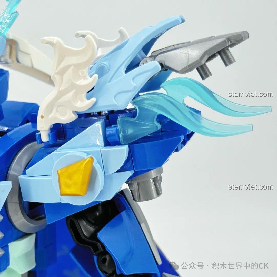 Ảnh 32 của bộ lắp ráp ZHEGAO GZ2028 Cơ Giáp Triệu Vân Hổ Uy Tướng Quân, mô tả cận cảnh bàn tay robot. Review đồ chơi robot Triệu Vân GZ2028.