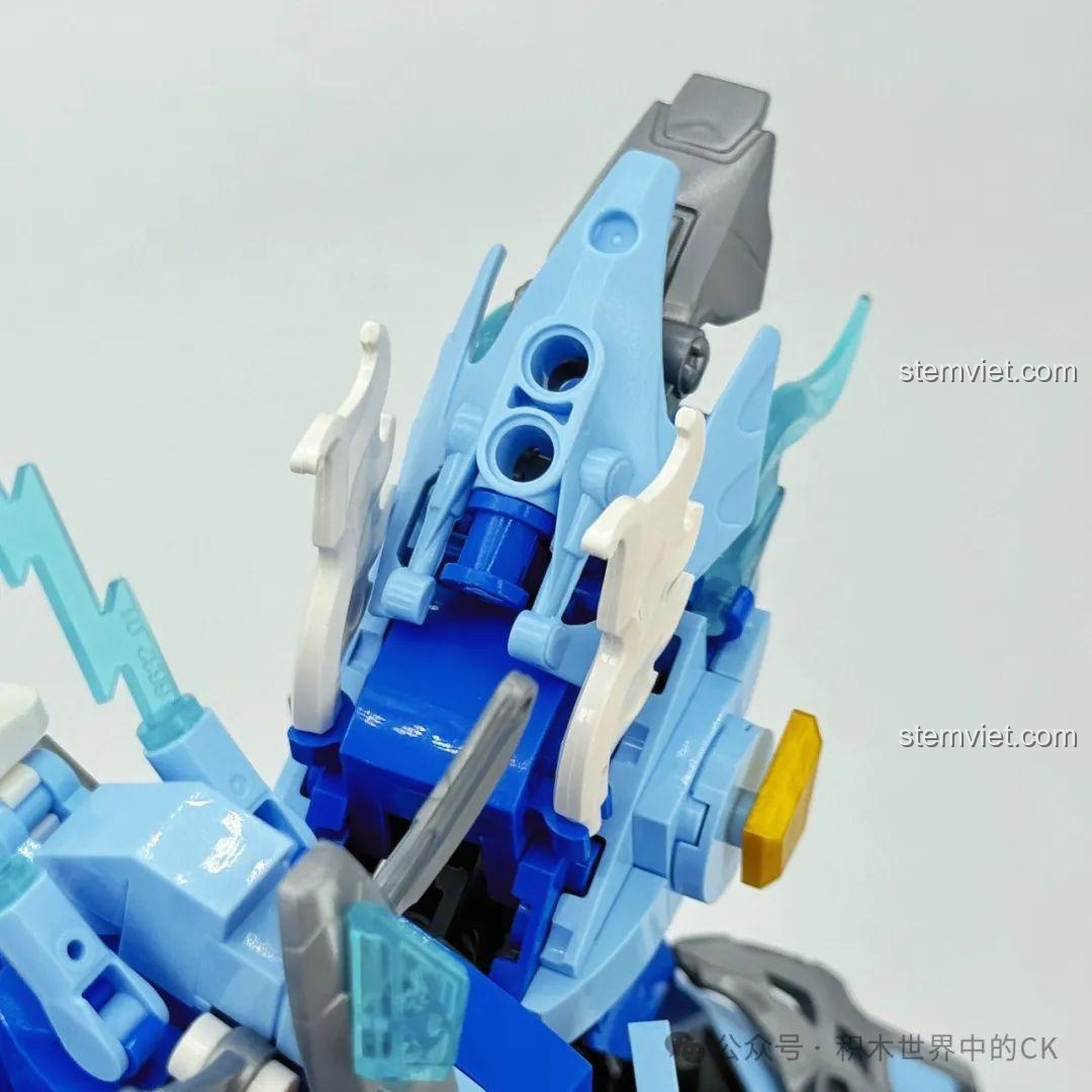 Ảnh 33 của bộ lắp ráp ZHEGAO GZ2028 Cơ Giáp Triệu Vân Hổ Uy Tướng Quân, mô tả chi tiết giáp chân. Review đồ chơi robot Triệu Vân GZ2028.