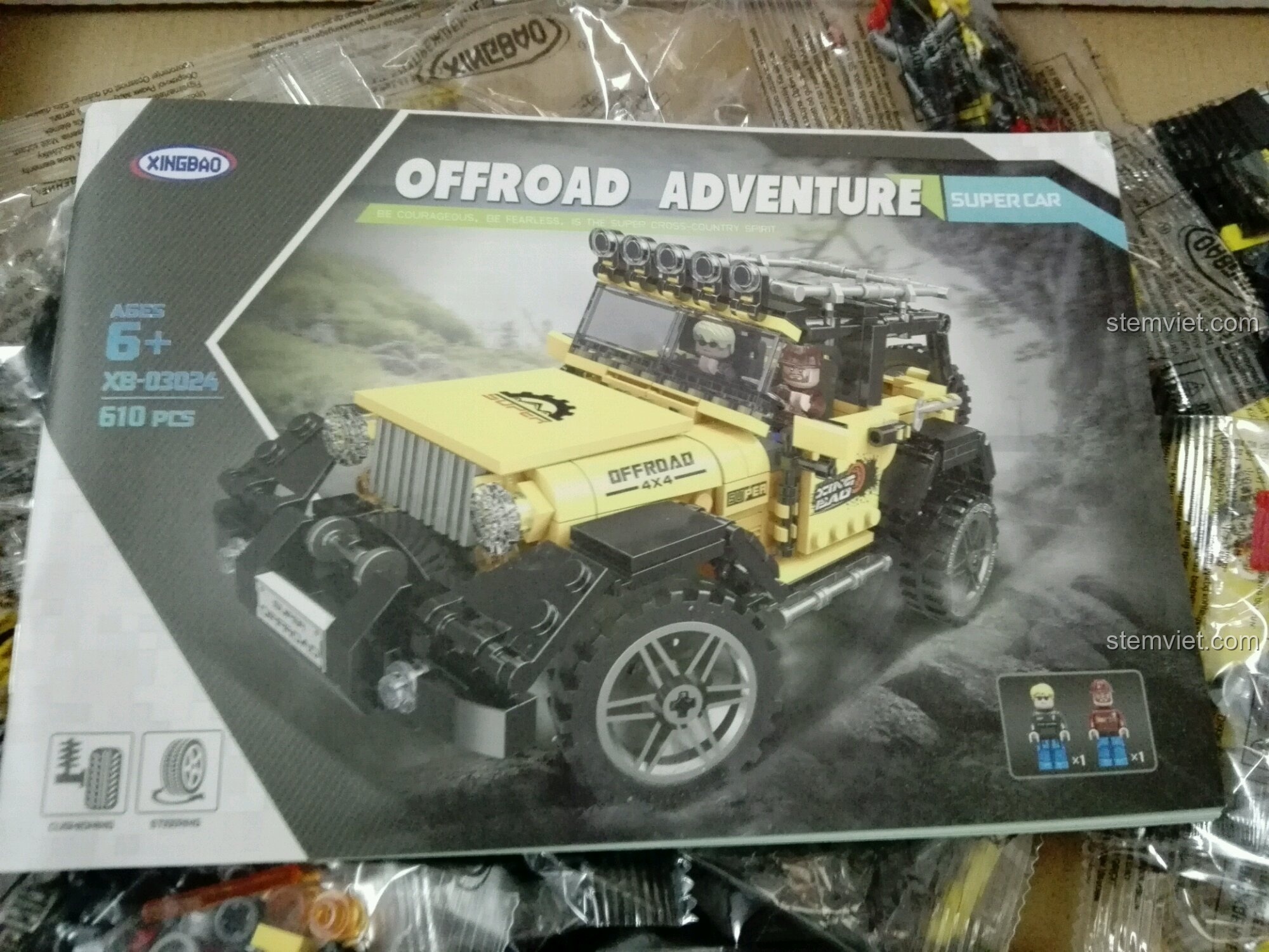 Sách hướng dẫn lắp ráp của bộ đồ chơi xây dựng Jeep Wrangler cho trẻ 6 tuổi, bìa in màu sắc nét, rõ ràng.